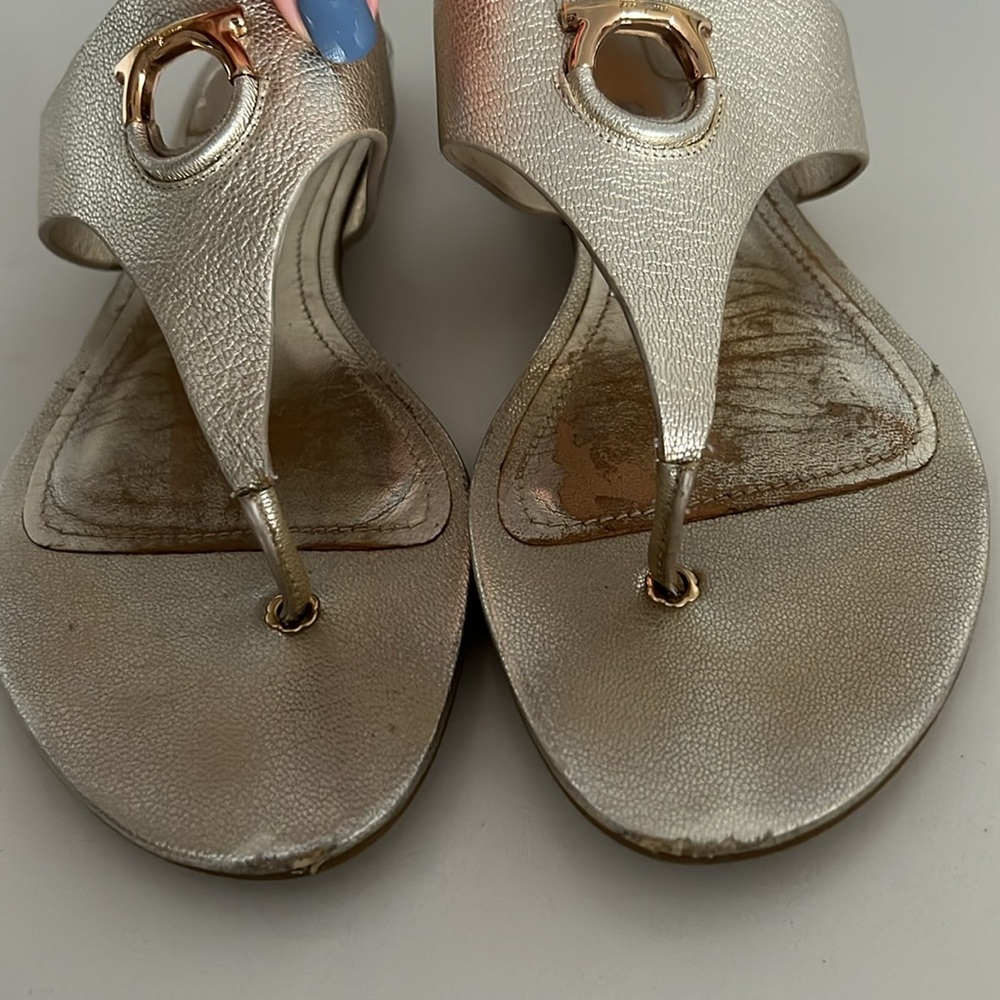 Salvatore Ferragamo GOLD/METALLIC THONGS SANDAL - Picture 12 of 14